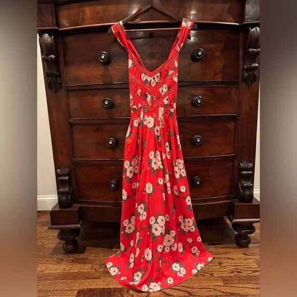 x Revolve Lovers Heart Midi in Red Size Small - Picture 4 of 5